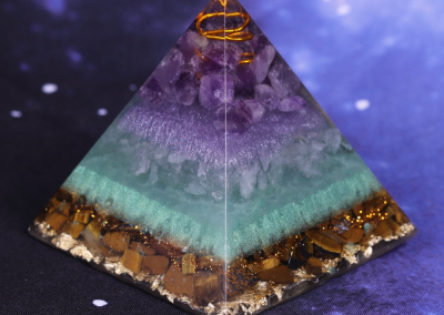 Healing Crystal Gold Wire Orgone Pyramid Stone Figurine Energy Generator For Meditation Reiki Balancing